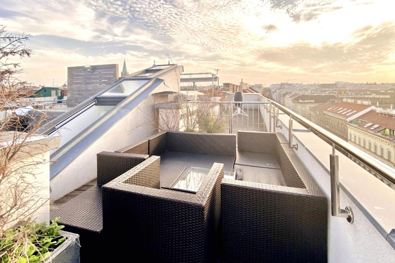 Spacious Penthouse In Favoriten Appartamento